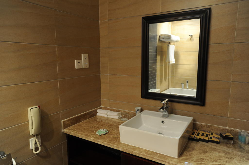 Wanrun International Resort Hotel In Tibet Xigaze Habitación foto